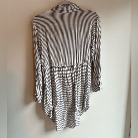 Laffaire | Pinstriped White Button-Up Tunic - Picture 3 of 3